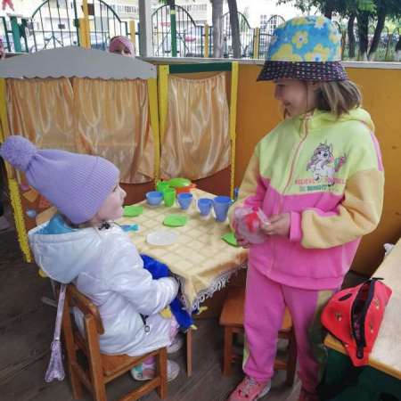 Выставка сюжетно-ролевых игр на прогулочных участках в детском саду